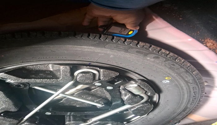 2020 Tata ALTROZ XZ PETROL, Petrol, Manual, 41,812 km, tyre