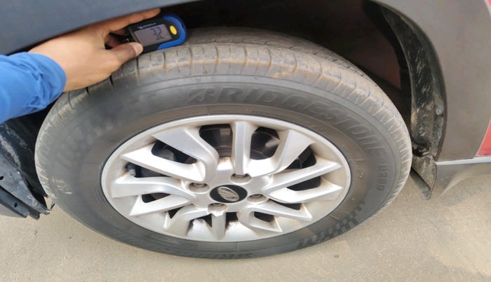 2016 Mahindra Kuv100 K8 6 STR, Petrol, Manual, 39,146 km, tyre