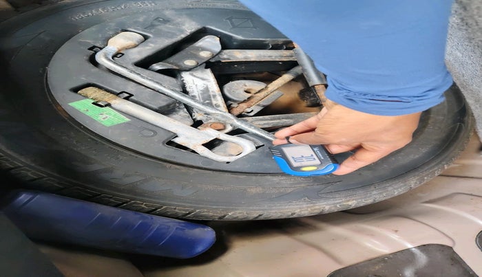 2016 Mahindra Kuv100 K8 6 STR, Petrol, Manual, 39,146 km, tyre