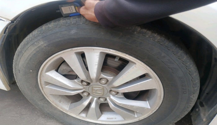 2011 Honda Accord 2.4L I-VTEC MT, Petrol, Manual, 84,814 km, tyre