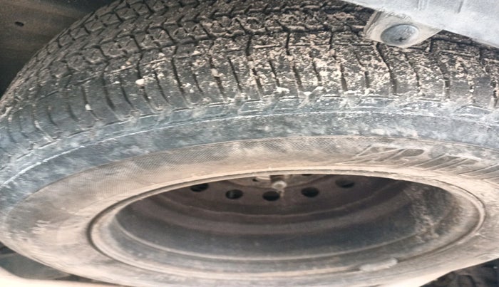 2015 Mahindra XUV500 W4, Diesel, Manual, 1,27,050 km, tyre