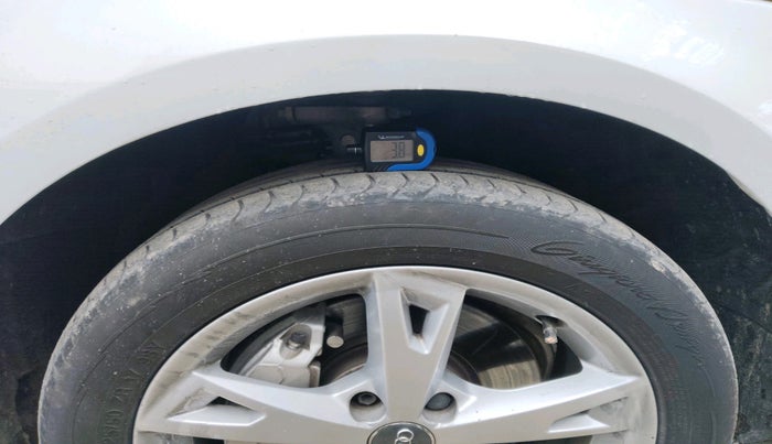 2017 Audi A4 35 TDI Premium Plus, Diesel, Automatic, 1,32,294 km, tyre