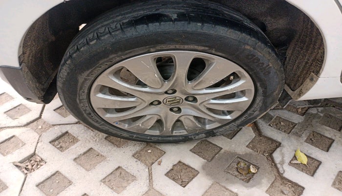 2017 Maruti Baleno ZETA PETROL 1.2, Petrol, Manual, 1,00,115 km, tyre