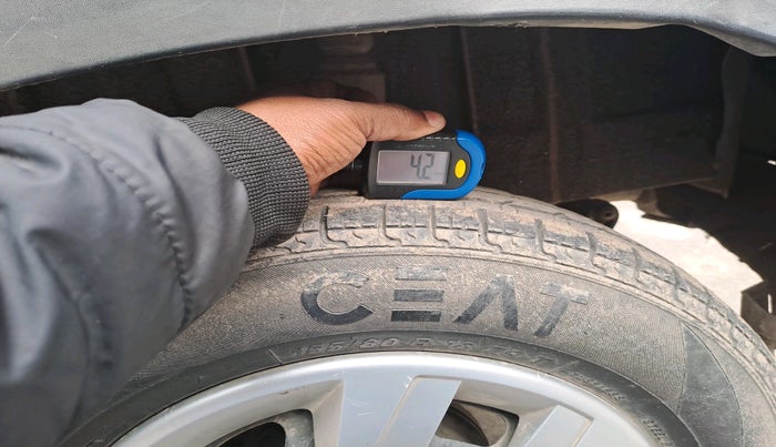 2016 Renault Kwid RXT 0.8, Petrol, Manual, 54,555 km, tyre