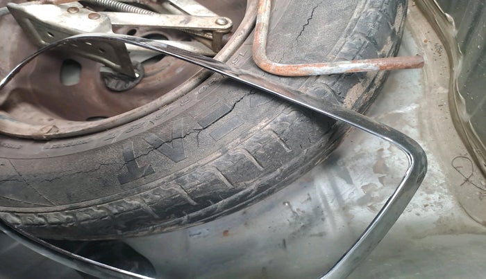 2016 Renault Kwid RXT 0.8, Petrol, Manual, 54,555 km, tyre