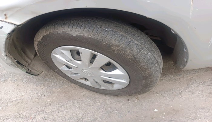 2014 Maruti Swift Dzire VXI, Petrol, Manual, 81,145 km, tyre