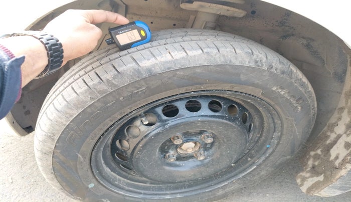 2016 Maruti Swift Dzire VXI, Petrol, Manual, 1,31,698 km, tyre