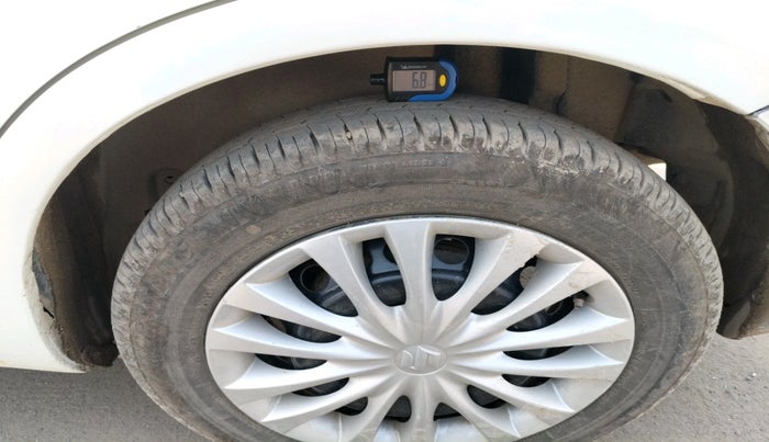 2016 Maruti Swift Dzire VXI, Petrol, Manual, 1,31,698 km, tyre