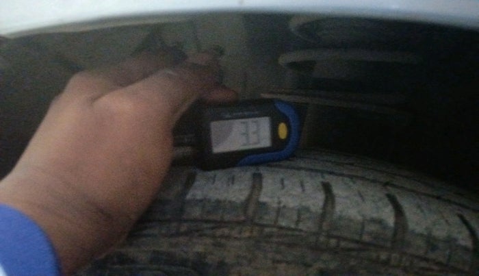 2011 Toyota Etios G, Petrol, Manual, 1,07,663 km, tyre