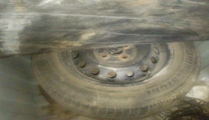 2011 Toyota Etios G, Petrol, Manual, 1,07,663 km, tyre