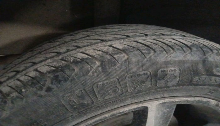 2011 Toyota Etios G, Petrol, Manual, 1,07,663 km, tyre