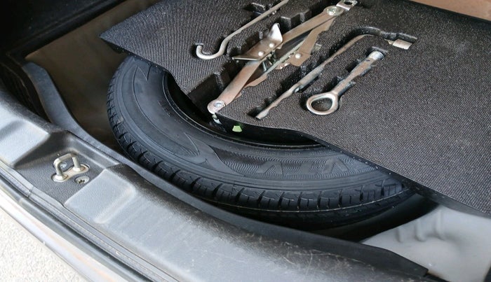 2016 Honda Jazz 1.2L I-VTEC SV, Petrol, Manual, 82,770 km, tyre