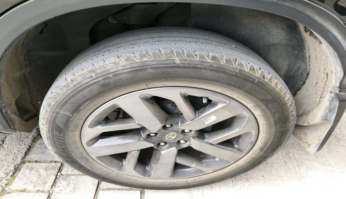 2021 Tata Harrier XZA PLUS 2.0L DARK EDITION, Diesel, Automatic, 1,08,158 km, tyre