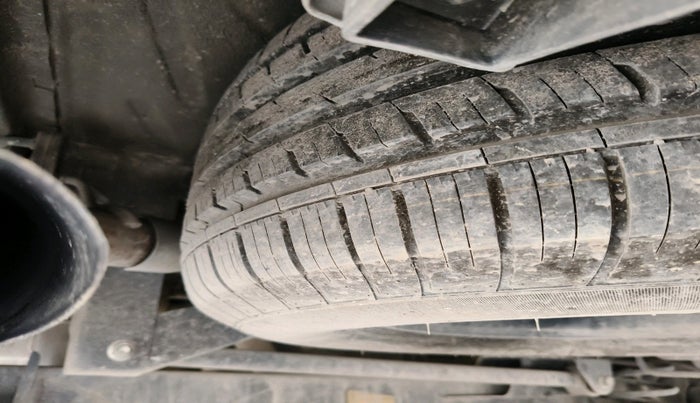 2021 Tata Harrier XZA PLUS 2.0L DARK EDITION, Diesel, Automatic, 1,08,158 km, tyre