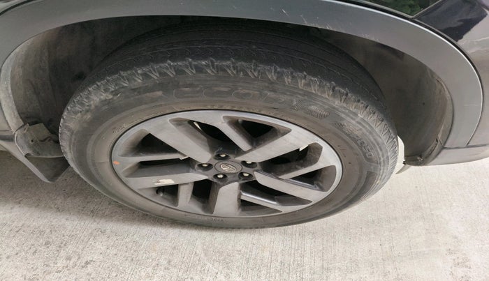 2021 Tata Harrier XZA PLUS 2.0L DARK EDITION, Diesel, Automatic, 1,08,158 km, tyre