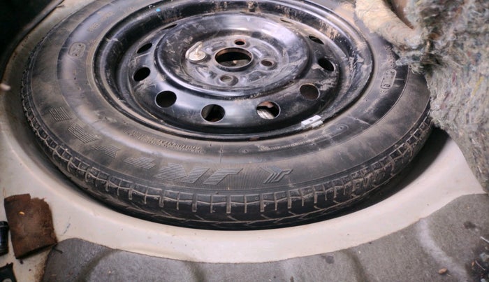 2011 Maruti Swift VXI, Petrol, Manual, 54,043 km, tyre