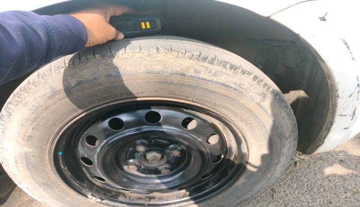 2011 Maruti Swift VXI, Petrol, Manual, 54,043 km, tyre