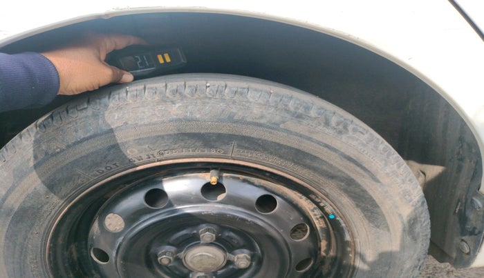 2011 Maruti Swift VXI, Petrol, Manual, 54,043 km, tyre