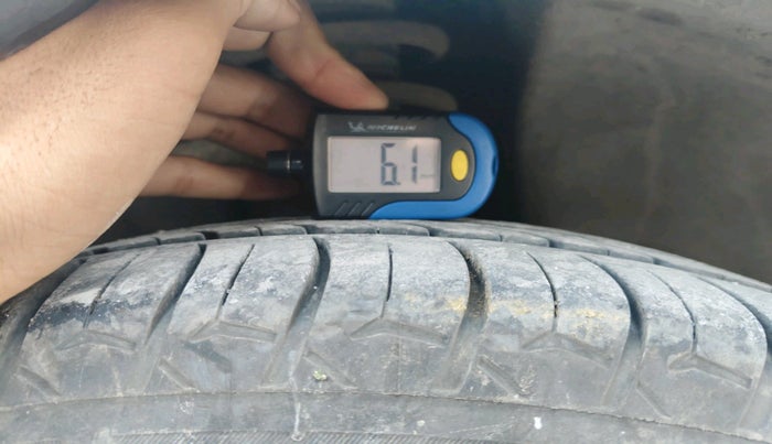 2015 Renault Lodgy 110 PS RXZ 7 STR, Diesel, Manual, 1,11,650 km, tyre