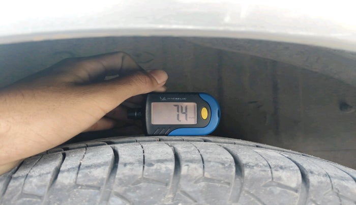 2015 Renault Lodgy 110 PS RXZ 7 STR, Diesel, Manual, 1,11,650 km, tyre