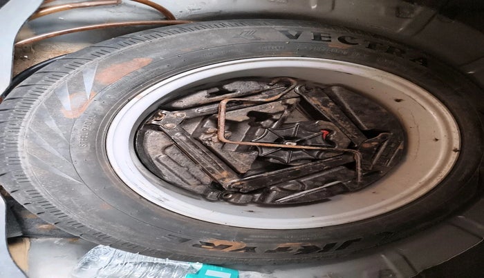 2011 Chevrolet Cruze LTZ AT, Diesel, Automatic, 72,340 km, tyre