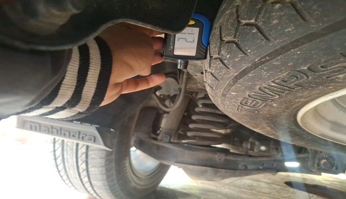 2025 Mahindra XUV700 AX7 Petrol MT 7 STR, Petrol, Manual, 14,151 km, tyre