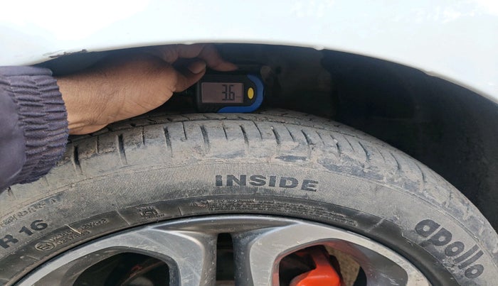 2019 Hyundai Elite i20 ASTA 1.2 (O), Petrol, Manual, 64,959 km, tyre