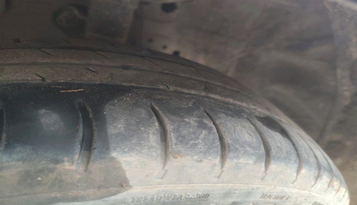 2015 Honda Amaze 1.2L I-VTEC S, Petrol, Manual, 95,013 km, tyre