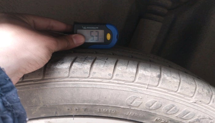 2018 Volkswagen Vento HIGHLINE PLUS 1.2 AT 16 ALLOY, Petrol, Automatic, 84,972 km, tyre