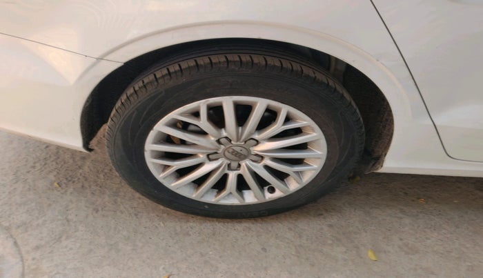 2015 Audi A3 40 TFSI PREMIUM, Petrol, Automatic, 1,20,984 km, tyre