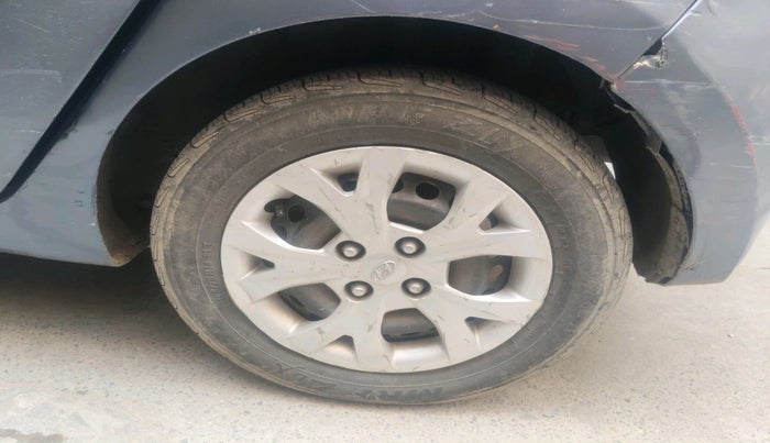 2014 Hyundai Grand i10 MAGNA 1.2 KAPPA VTVT, CNG, Manual, 1,00,428 km, tyre