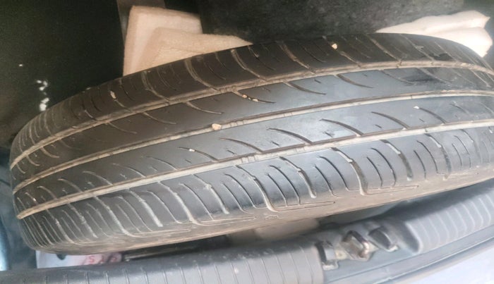 2014 Hyundai Grand i10 MAGNA 1.2 KAPPA VTVT, CNG, Manual, 1,00,428 km, tyre