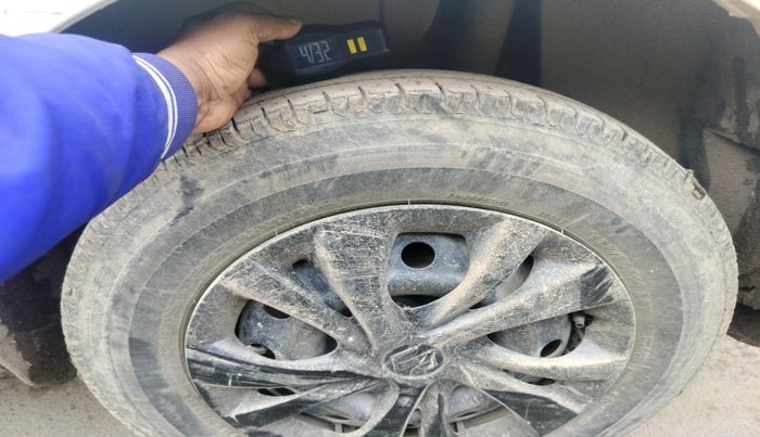 2019 Maruti Swift VXI, Petrol, Manual, 1,71,337 km, tyre