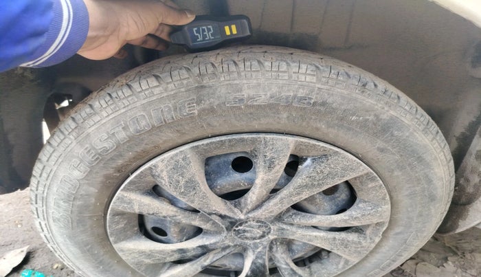 2019 Maruti Swift VXI, Petrol, Manual, 1,71,337 km, tyre