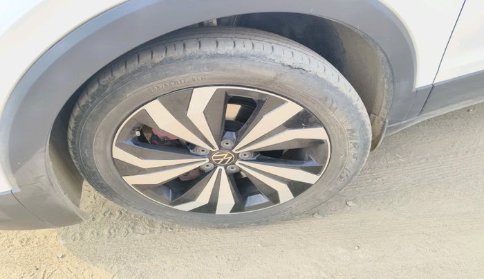 2023 Volkswagen TAIGUN GT PLUS 1.5 TSI DSG, Petrol, Automatic, 37,224 km, tyre