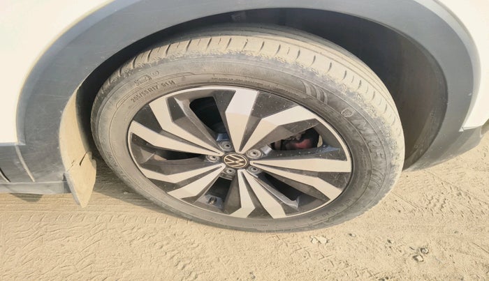 2023 Volkswagen TAIGUN GT PLUS 1.5 TSI DSG, Petrol, Automatic, 37,224 km, tyre