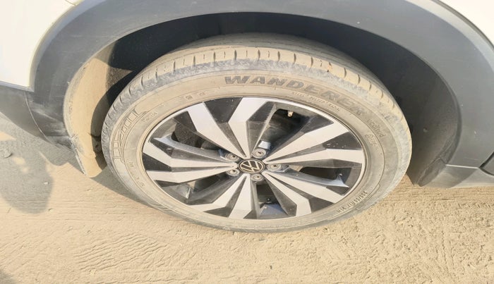 2023 Volkswagen TAIGUN GT PLUS 1.5 TSI DSG, Petrol, Automatic, 37,224 km, tyre