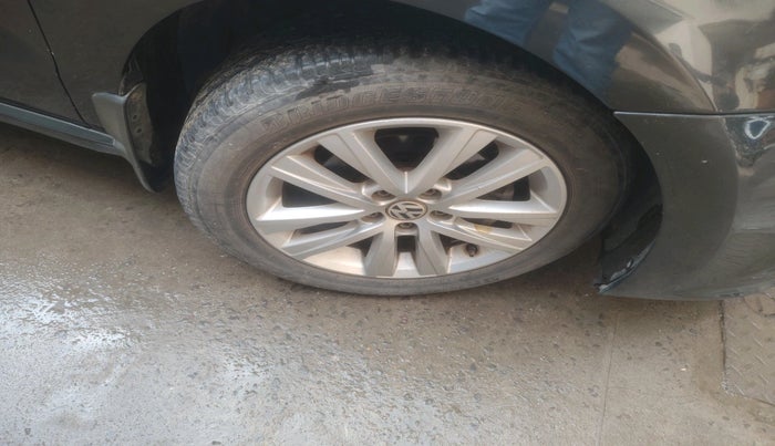 2015 Volkswagen Polo GT TSI AT, Petrol, Automatic, 85,562 km, tyre