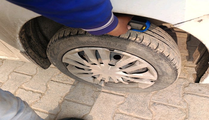 2014 Maruti Wagon R 1.0 VXI, Petrol, Manual, 1,66,646 km, tyre