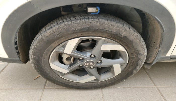 2020 Hyundai VENUE SX 1.0 (O) TURBO, Petrol, Manual, 1,31,790 km, tyre