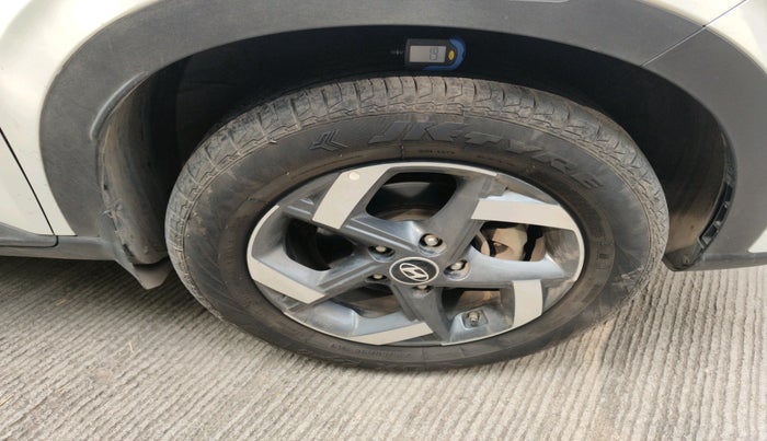 2020 Hyundai VENUE SX 1.0 (O) TURBO, Petrol, Manual, 1,31,790 km, tyre