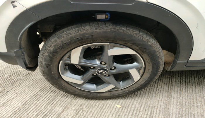 2020 Hyundai VENUE SX 1.0 (O) TURBO, Petrol, Manual, 1,31,790 km, tyre