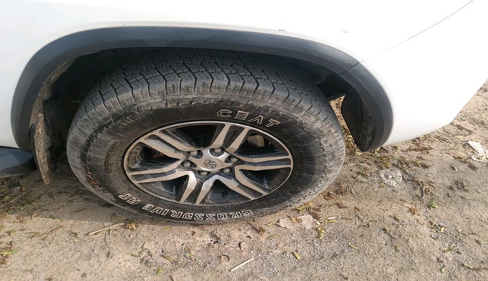 2018 Toyota Fortuner 2.8 4X2 MT, Diesel, Manual, 1,96,528 km, tyre