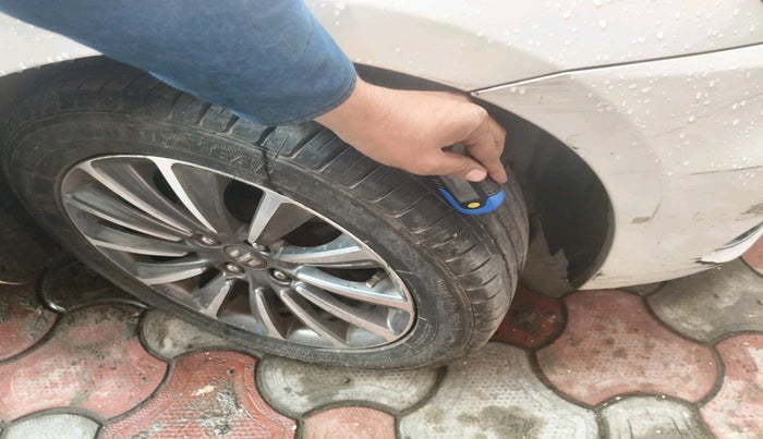 2018 Maruti Ciaz ALPHA  AT 1.5 SHVS PETROL, Petrol, Automatic, 43,976 km, tyre