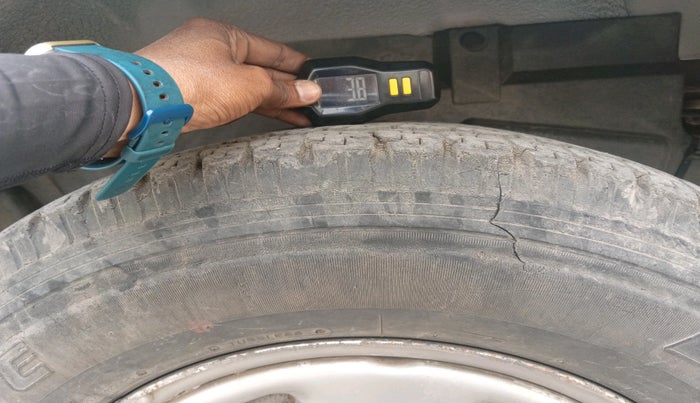 2012 Tata Safari 4X2 LX DICOR, Diesel, Manual, 1,40,338 km, tyre