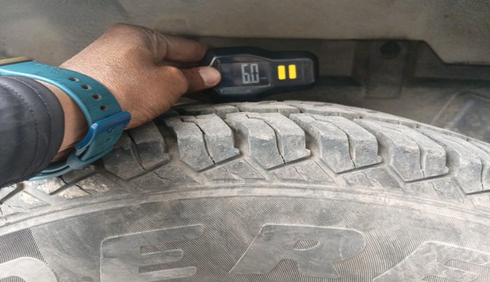 2012 Tata Safari 4X2 LX DICOR, Diesel, Manual, 1,40,338 km, tyre