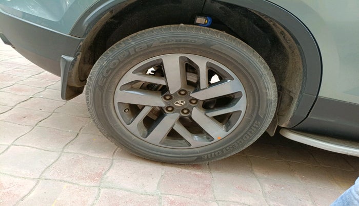 2021 Tata Safari XZA PLUS, Diesel, Automatic, 28,859 km, tyre