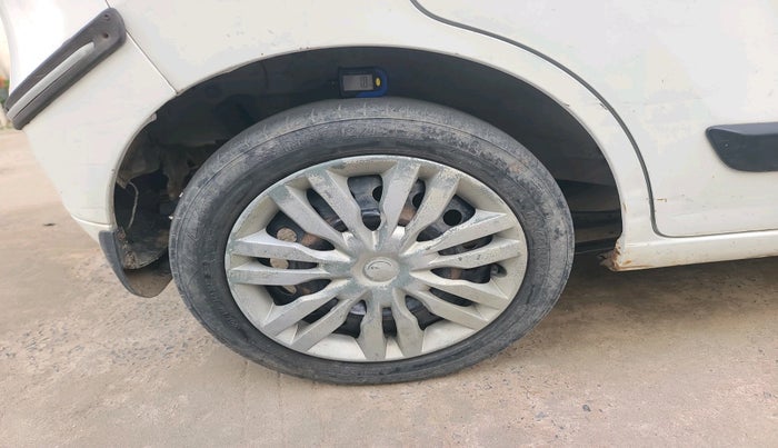 2014 Maruti Wagon R 1.0 VXI, Petrol, Manual, 1,08,281 km, tyre