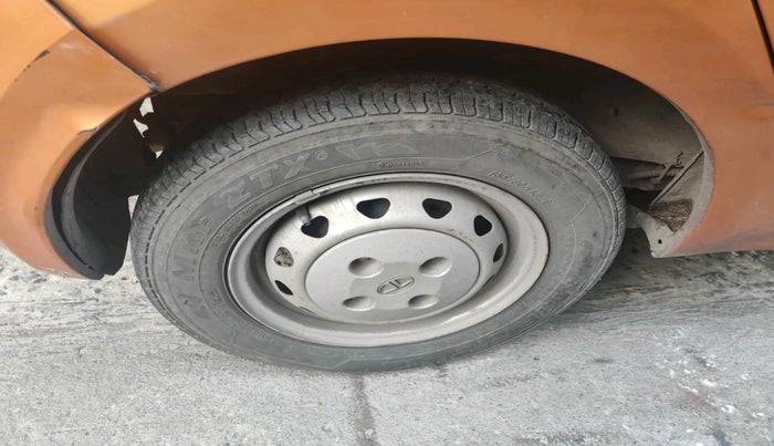 2017 Tata Tiago XM PETROL, Petrol, Manual, 1,19,354 km, tyre