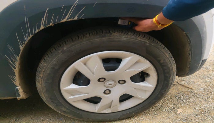 2023 Renault Kwid RXT 1.0 AMT, Petrol, Automatic, 43,074 km, tyre